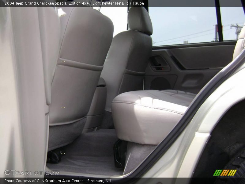 Light Pewter Metallic / Taupe 2004 Jeep Grand Cherokee Special Edition 4x4