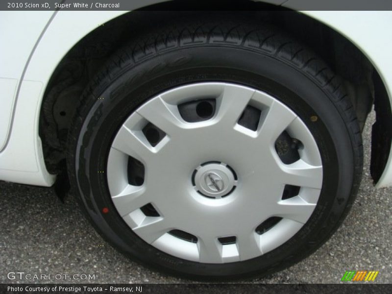 Super White / Charcoal 2010 Scion xD