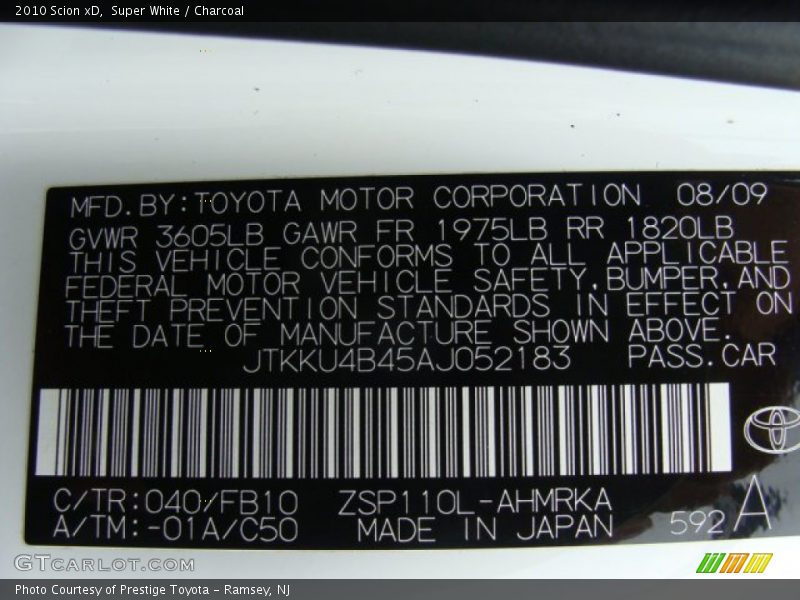 Super White / Charcoal 2010 Scion xD