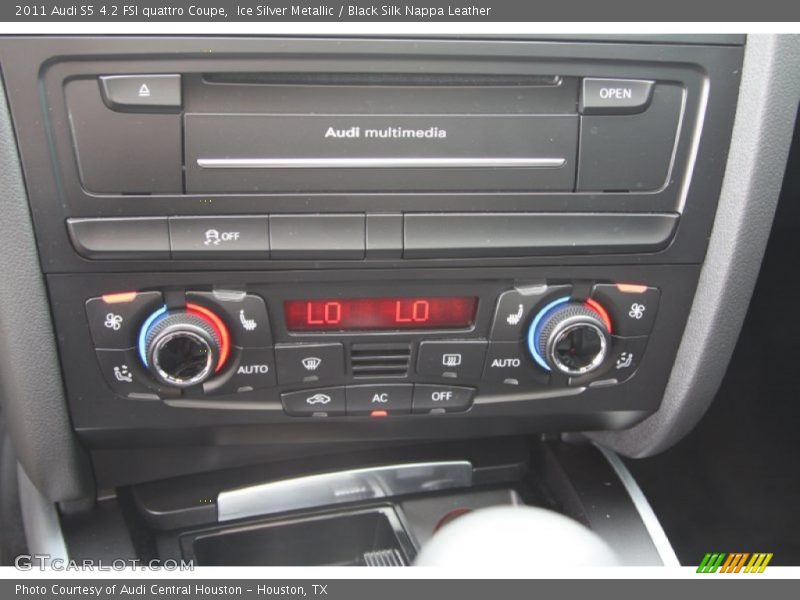 Controls of 2011 S5 4.2 FSI quattro Coupe