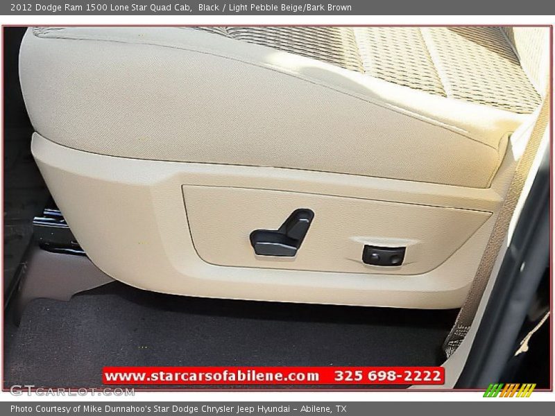 Black / Light Pebble Beige/Bark Brown 2012 Dodge Ram 1500 Lone Star Quad Cab