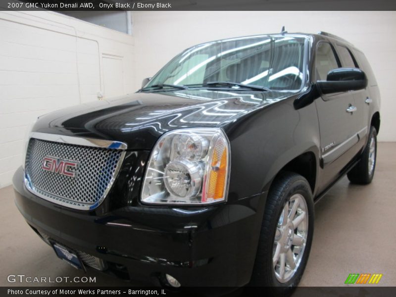 Onyx Black / Ebony Black 2007 GMC Yukon Denali AWD