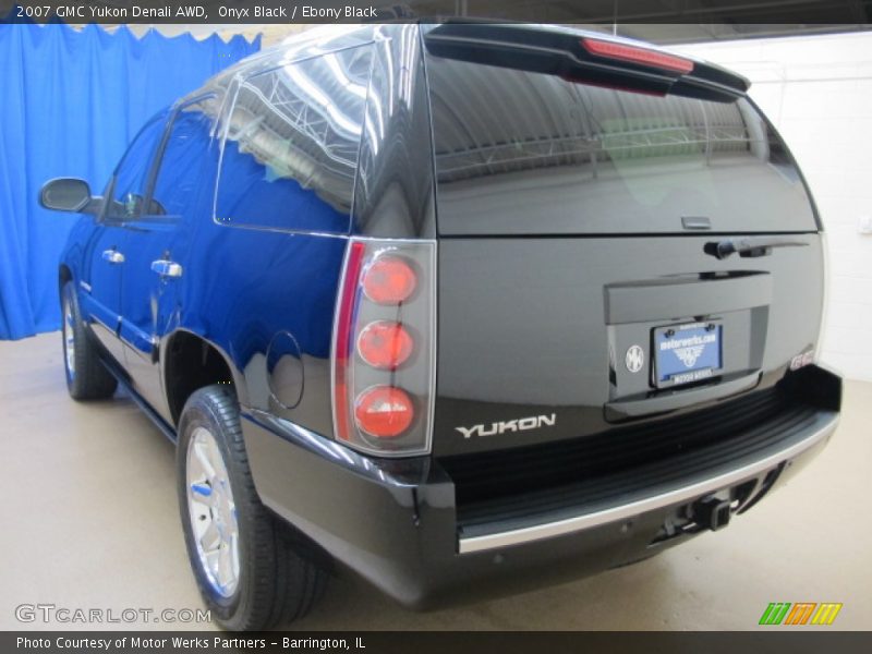 Onyx Black / Ebony Black 2007 GMC Yukon Denali AWD