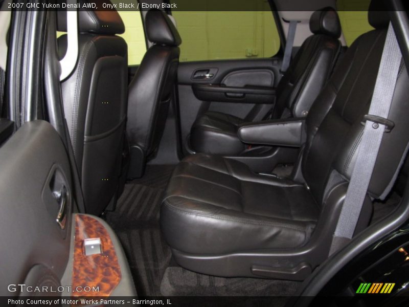 Onyx Black / Ebony Black 2007 GMC Yukon Denali AWD