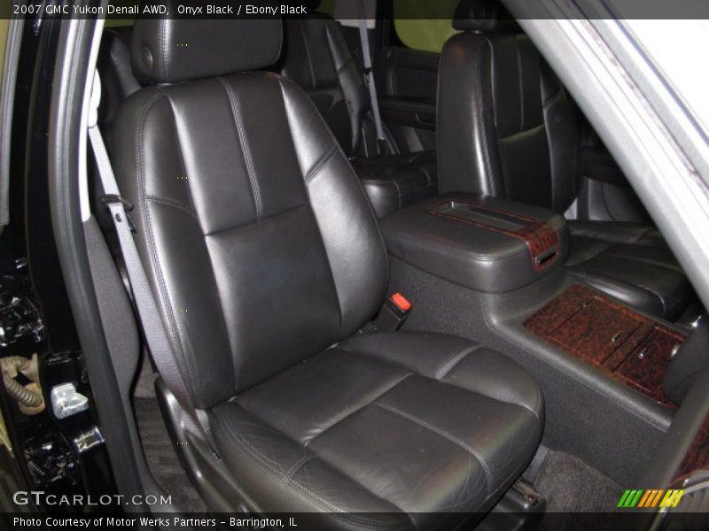 Onyx Black / Ebony Black 2007 GMC Yukon Denali AWD