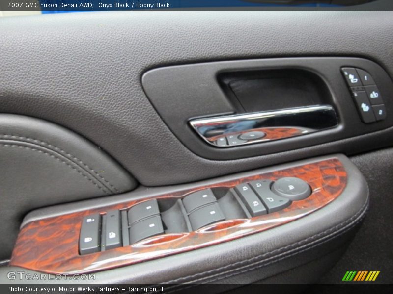 Onyx Black / Ebony Black 2007 GMC Yukon Denali AWD