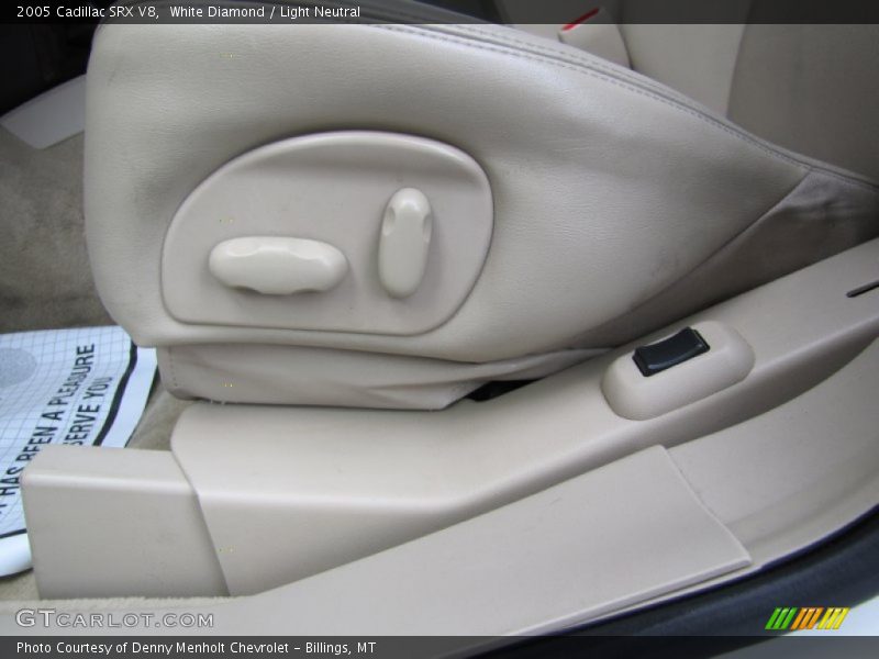 White Diamond / Light Neutral 2005 Cadillac SRX V8