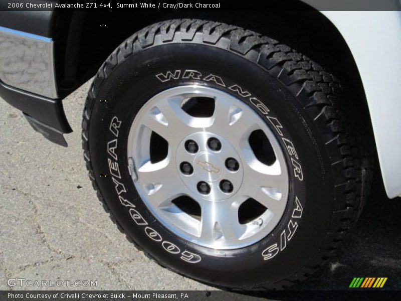 Summit White / Gray/Dark Charcoal 2006 Chevrolet Avalanche Z71 4x4
