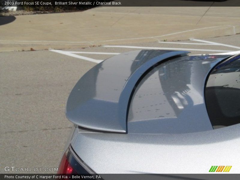 Brilliant Silver Metallic / Charcoal Black 2009 Ford Focus SE Coupe