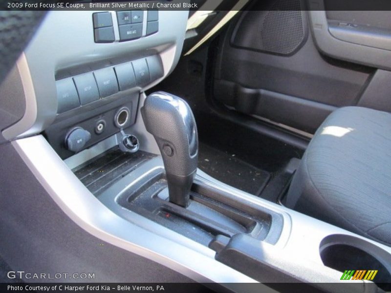 Brilliant Silver Metallic / Charcoal Black 2009 Ford Focus SE Coupe