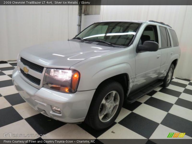 Silver Ice Metallic / Ebony 2009 Chevrolet TrailBlazer LT 4x4