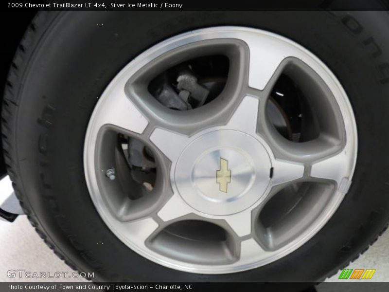 Silver Ice Metallic / Ebony 2009 Chevrolet TrailBlazer LT 4x4