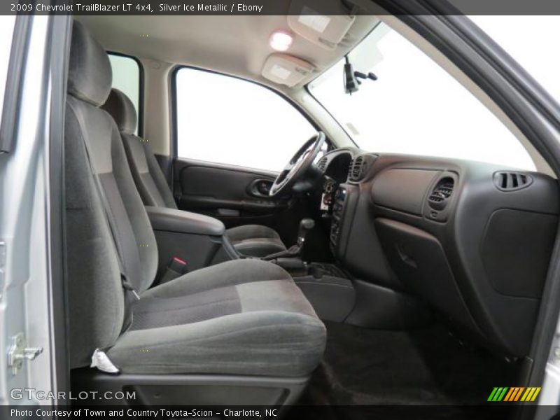 Silver Ice Metallic / Ebony 2009 Chevrolet TrailBlazer LT 4x4