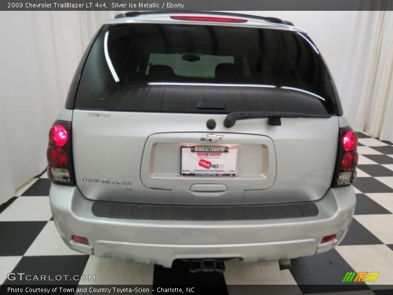 Silver Ice Metallic / Ebony 2009 Chevrolet TrailBlazer LT 4x4