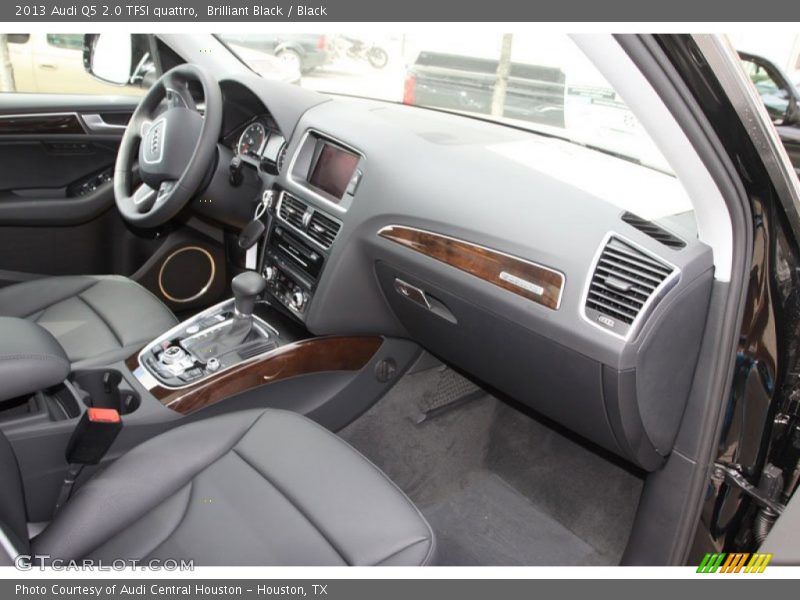 Dashboard of 2013 Q5 2.0 TFSI quattro