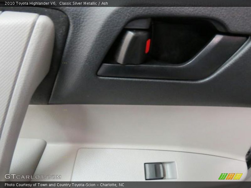 Classic Silver Metallic / Ash 2010 Toyota Highlander V6