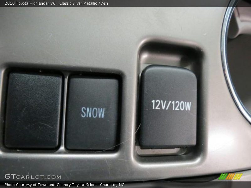 Classic Silver Metallic / Ash 2010 Toyota Highlander V6
