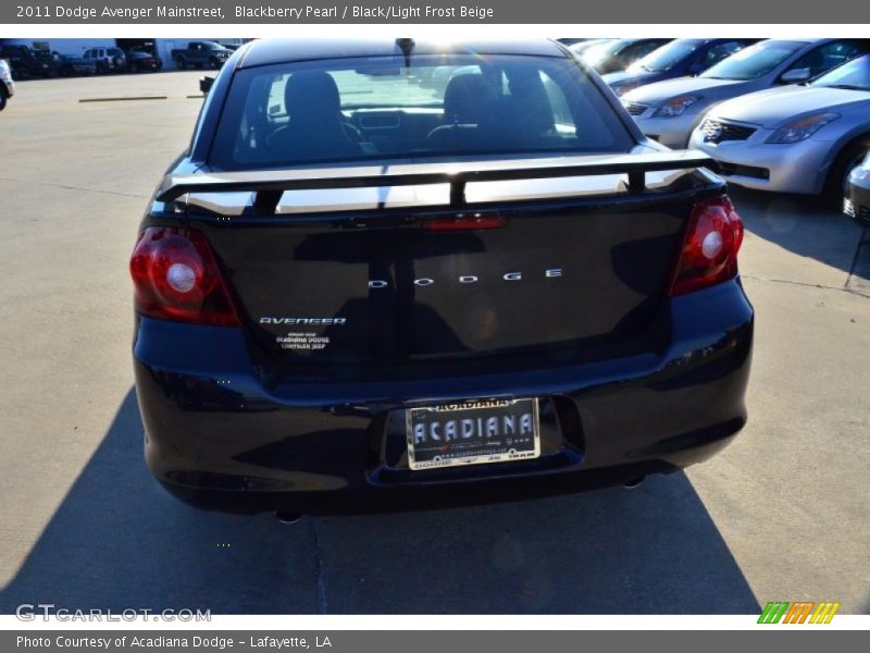 Blackberry Pearl / Black/Light Frost Beige 2011 Dodge Avenger Mainstreet