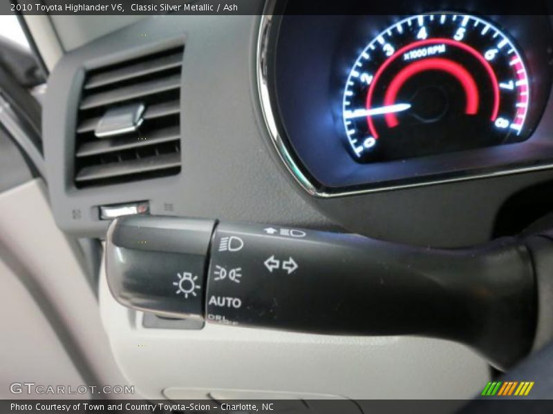 Classic Silver Metallic / Ash 2010 Toyota Highlander V6