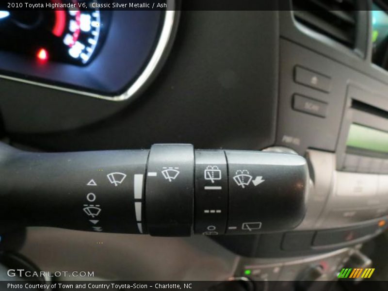 Classic Silver Metallic / Ash 2010 Toyota Highlander V6