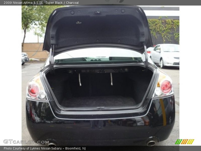Super Black / Charcoal 2009 Nissan Altima 3.5 SE