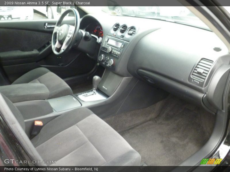 Super Black / Charcoal 2009 Nissan Altima 3.5 SE