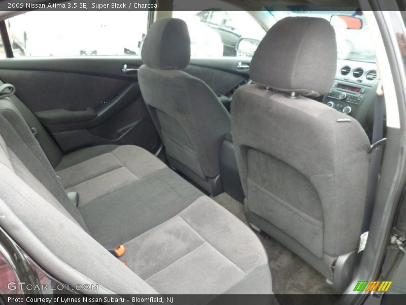 Super Black / Charcoal 2009 Nissan Altima 3.5 SE