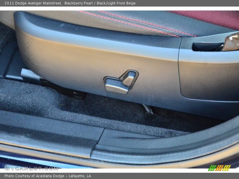 Blackberry Pearl / Black/Light Frost Beige 2011 Dodge Avenger Mainstreet