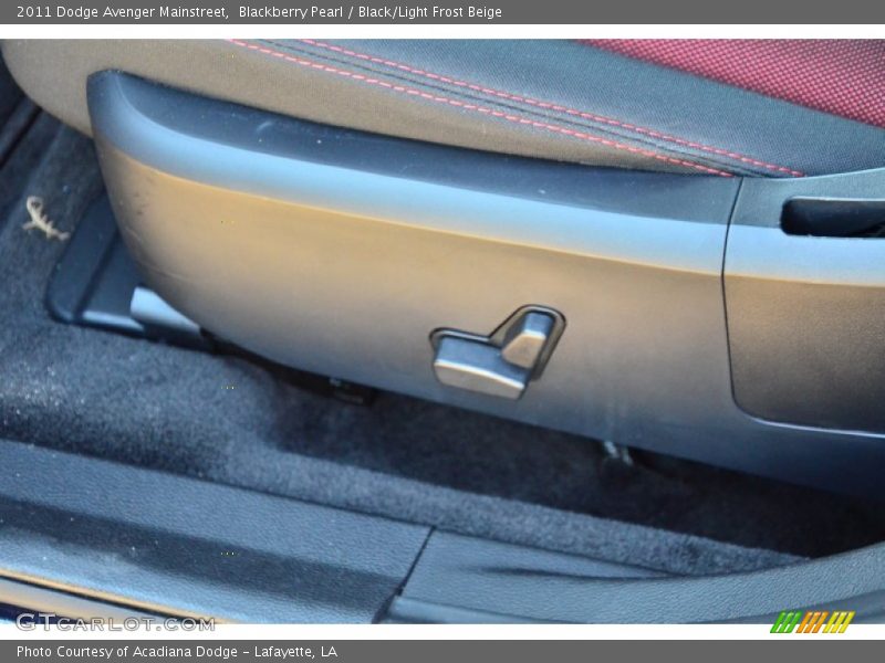 Blackberry Pearl / Black/Light Frost Beige 2011 Dodge Avenger Mainstreet