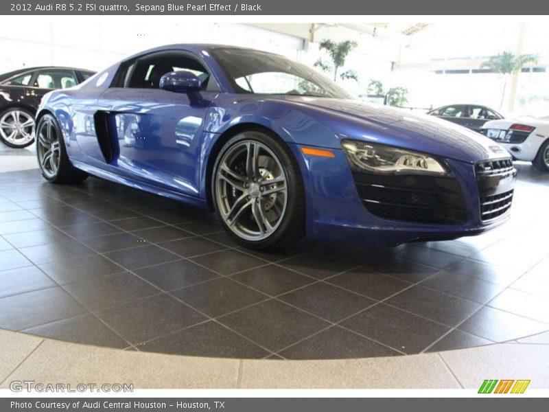 Sepang Blue Pearl Effect / Black 2012 Audi R8 5.2 FSI quattro