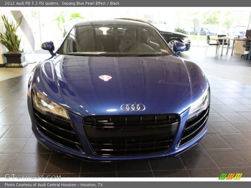 Sepang Blue Pearl Effect / Black 2012 Audi R8 5.2 FSI quattro
