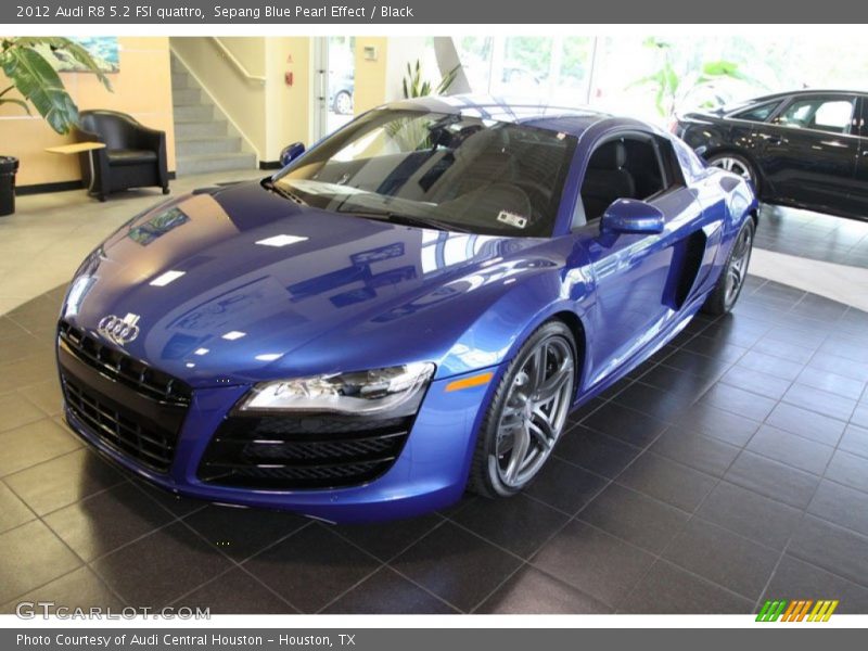  2012 R8 5.2 FSI quattro Sepang Blue Pearl Effect