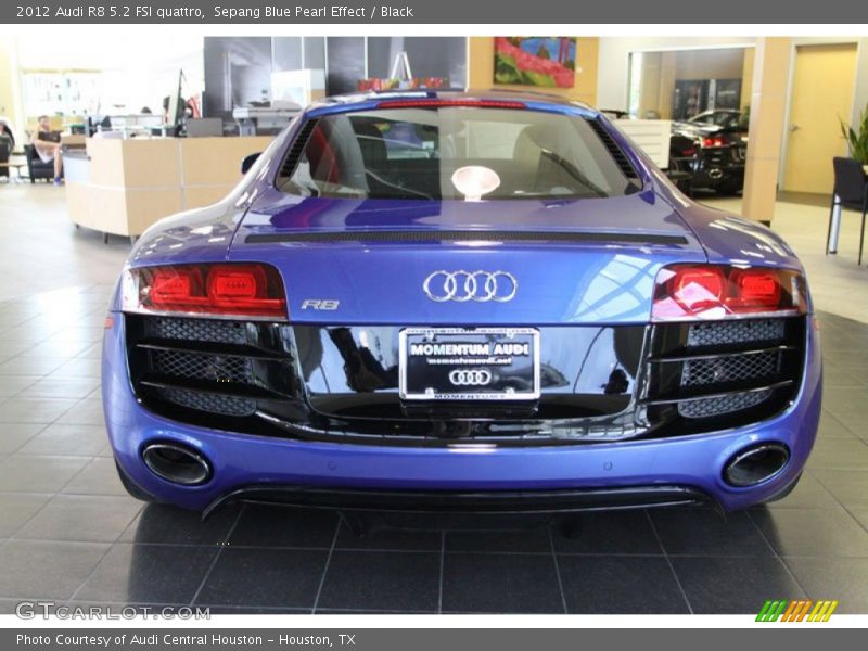 Sepang Blue Pearl Effect / Black 2012 Audi R8 5.2 FSI quattro