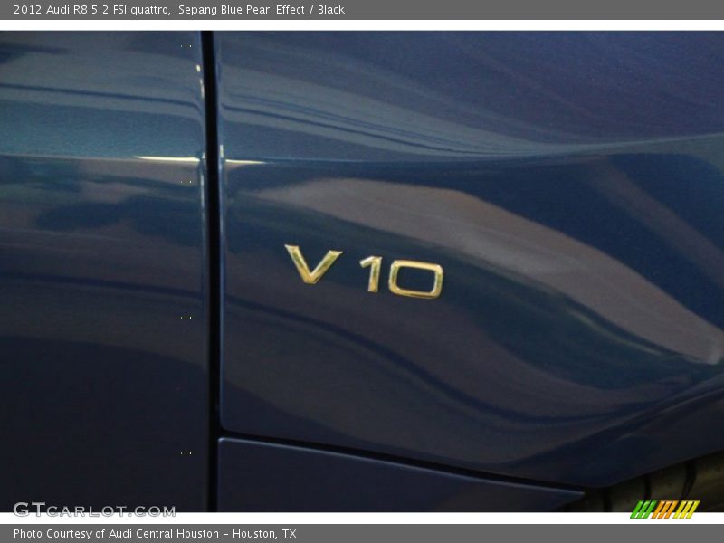 V10 - 2012 Audi R8 5.2 FSI quattro