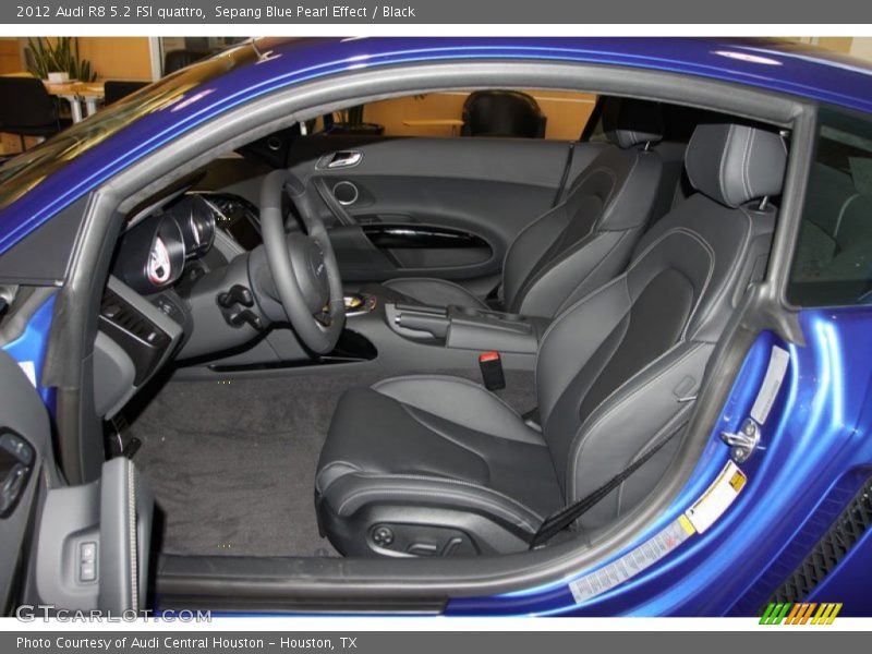 Front Seat of 2012 R8 5.2 FSI quattro