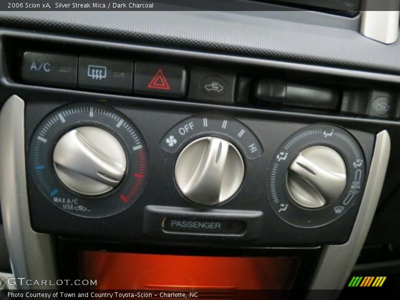 Silver Streak Mica / Dark Charcoal 2006 Scion xA