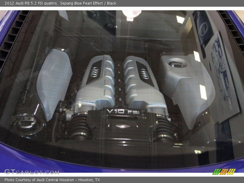  2012 R8 5.2 FSI quattro Engine - 5.2 Liter FSI DOHC 40-Valve VVT V10
