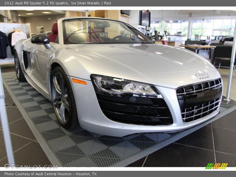 Ice Silver Metallic / Red 2012 Audi R8 Spyder 5.2 FSI quattro