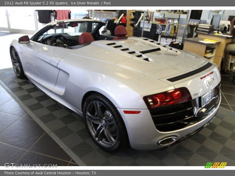 Ice Silver Metallic / Red 2012 Audi R8 Spyder 5.2 FSI quattro