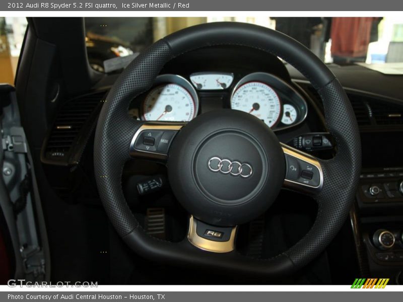  2012 R8 Spyder 5.2 FSI quattro Steering Wheel