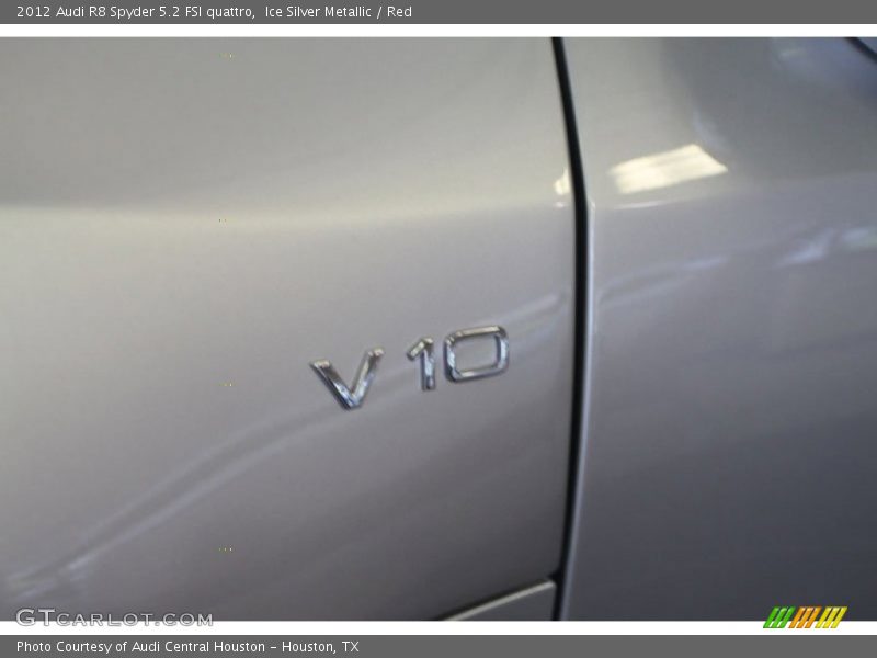 Ice Silver Metallic / Red 2012 Audi R8 Spyder 5.2 FSI quattro