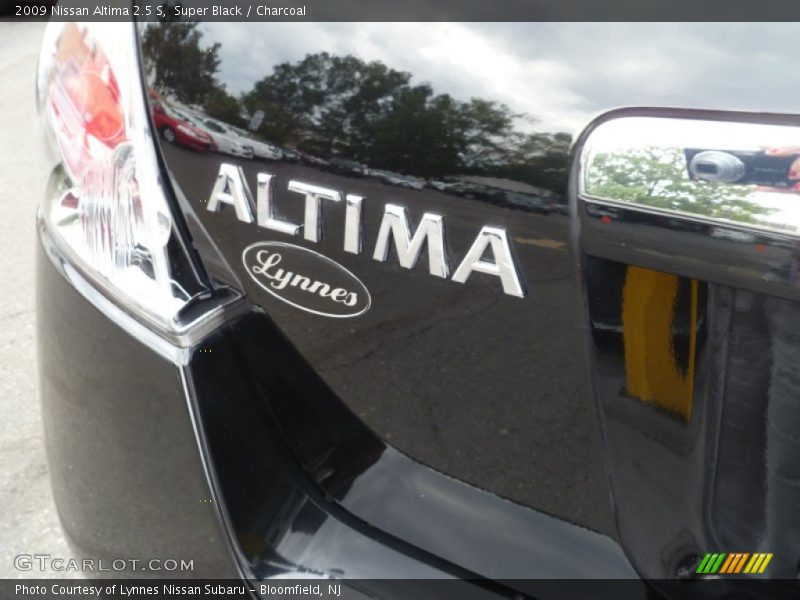 Super Black / Charcoal 2009 Nissan Altima 2.5 S