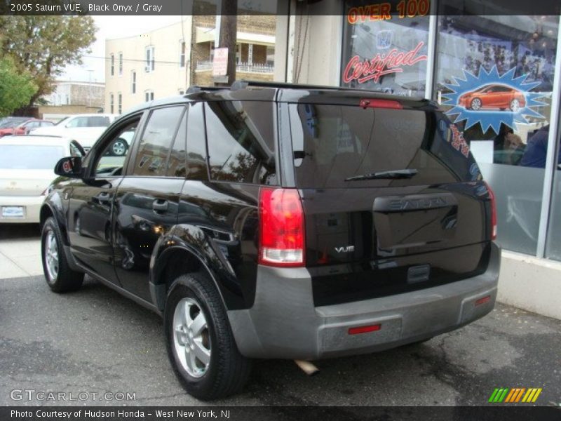Black Onyx / Gray 2005 Saturn VUE