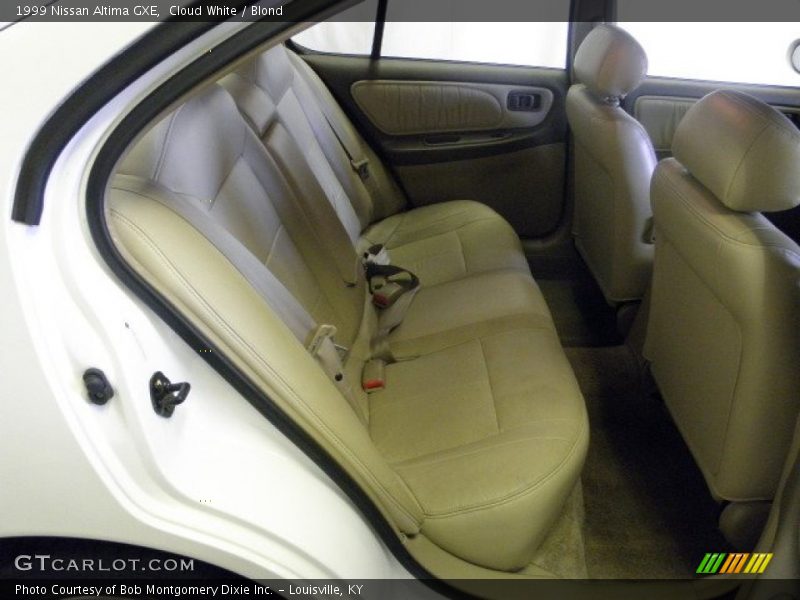 Cloud White / Blond 1999 Nissan Altima GXE