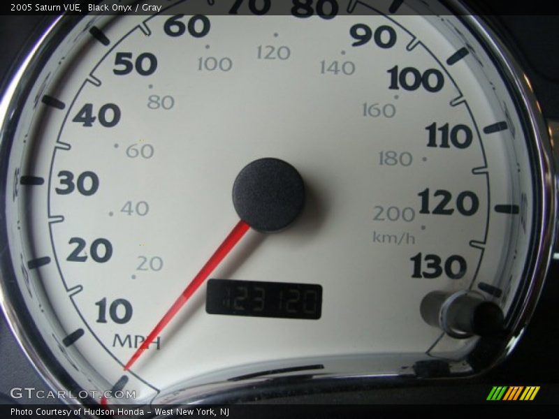 Black Onyx / Gray 2005 Saturn VUE