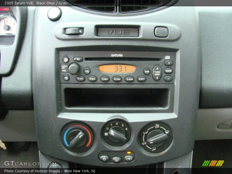 Black Onyx / Gray 2005 Saturn VUE