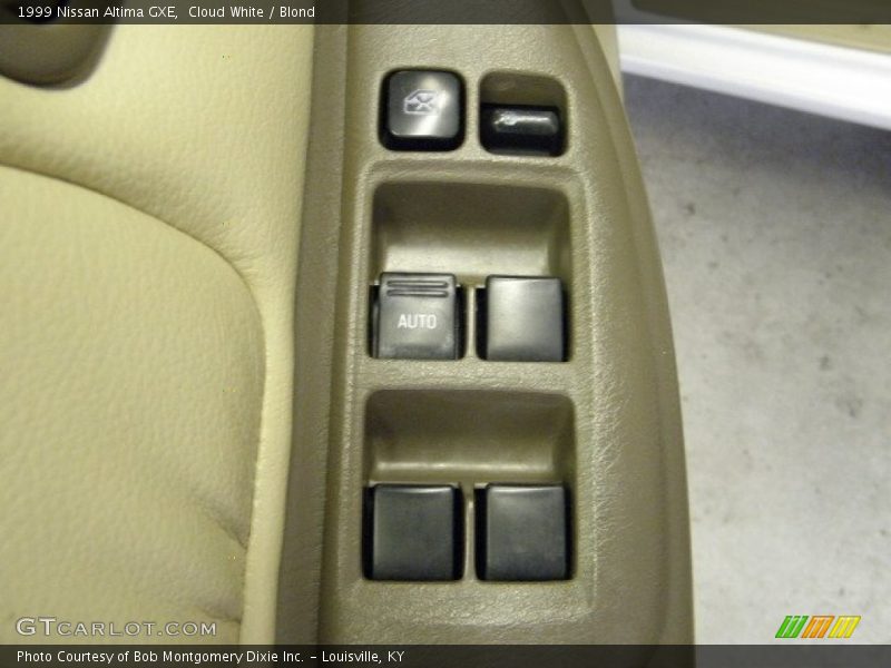 Cloud White / Blond 1999 Nissan Altima GXE