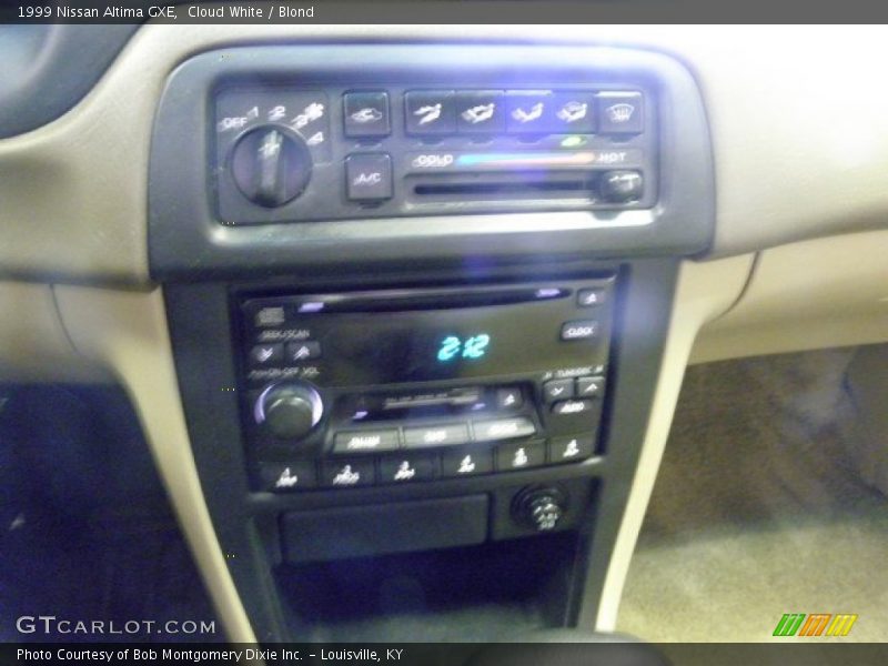 Cloud White / Blond 1999 Nissan Altima GXE