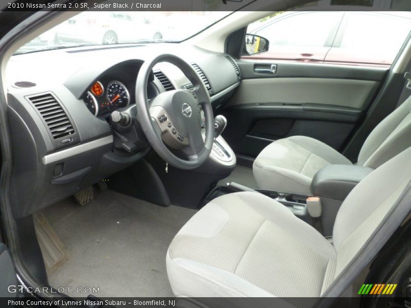 Super Black / Charcoal 2010 Nissan Sentra 2.0 SR