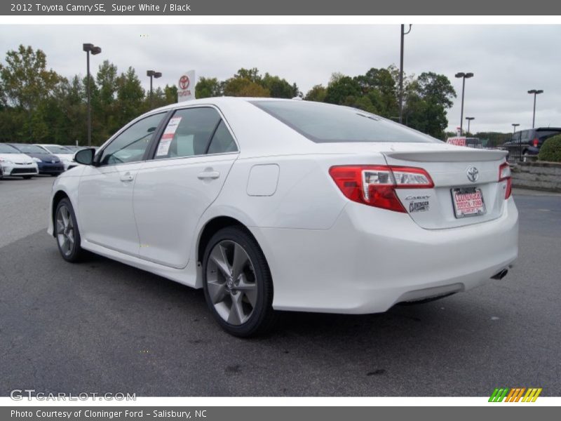 Super White / Black 2012 Toyota Camry SE